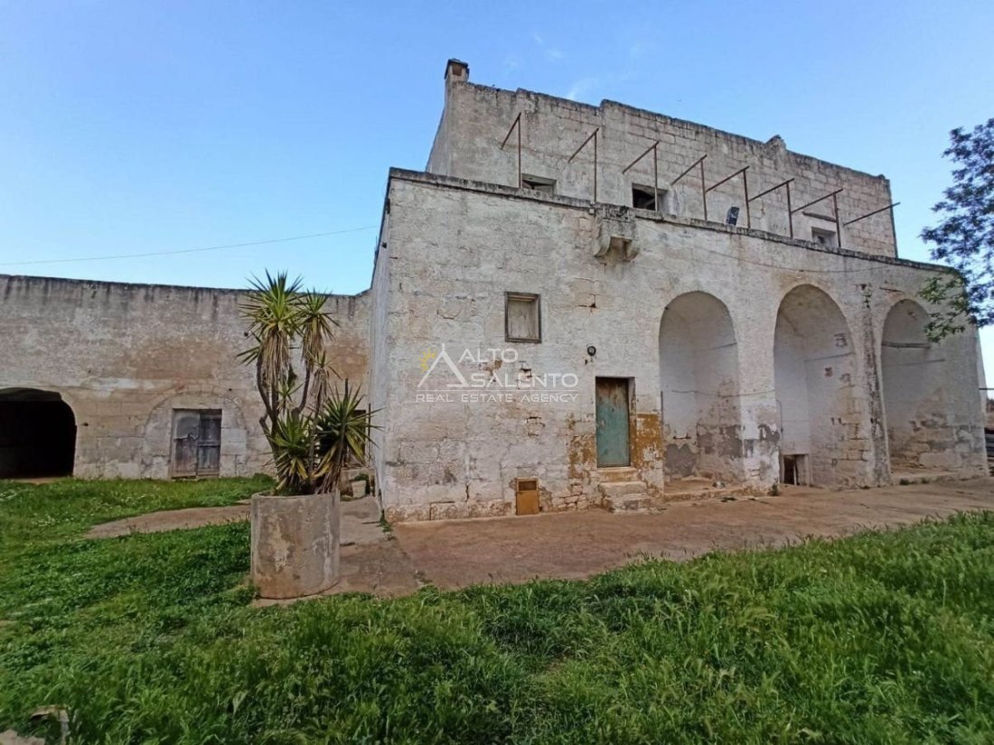 Estate in Carovigno, Apulia, Italy 2 - 17004770