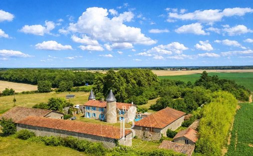 House in Val-de-Comporte, Nouvelle-Aquitaine, France 1