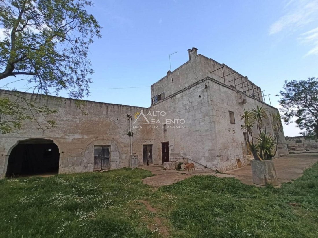 Estate in Carovigno, Apulia, Italy 1 - 17004770