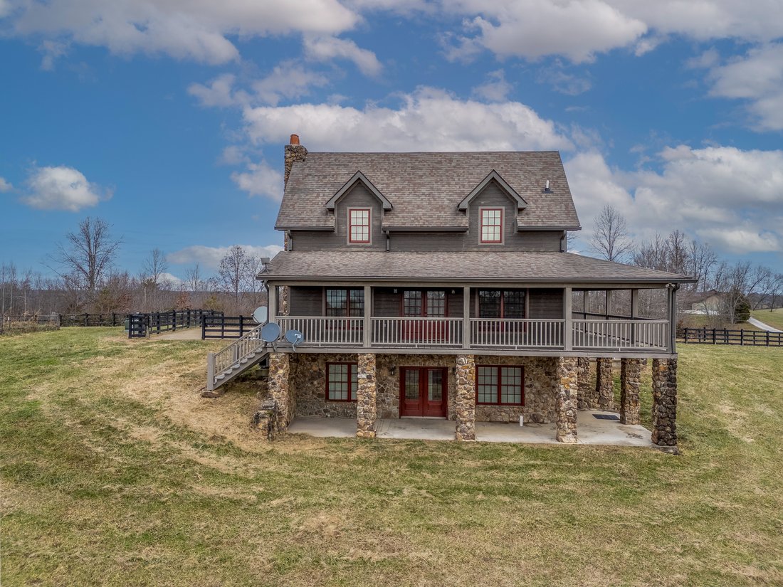 Corps de ferme à Olive Hill, Kentucky, États-Unis 3 - 17004044