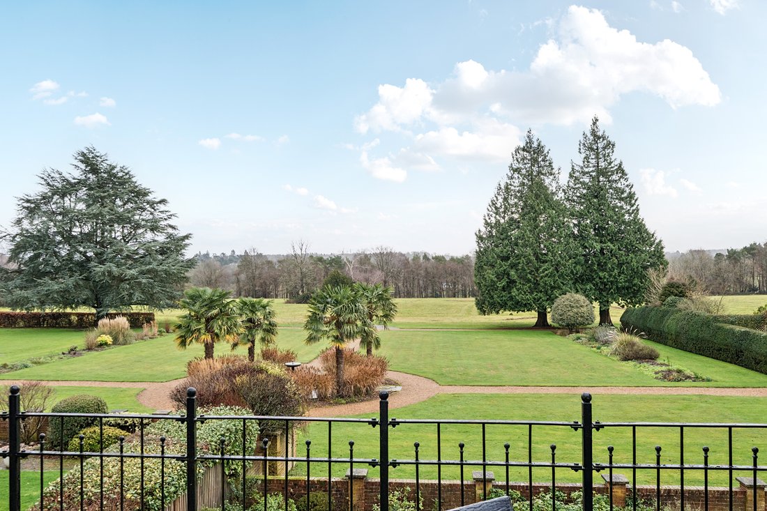 Apartment in Kingswood, Reigate and Banstead, England 3 - 17005004