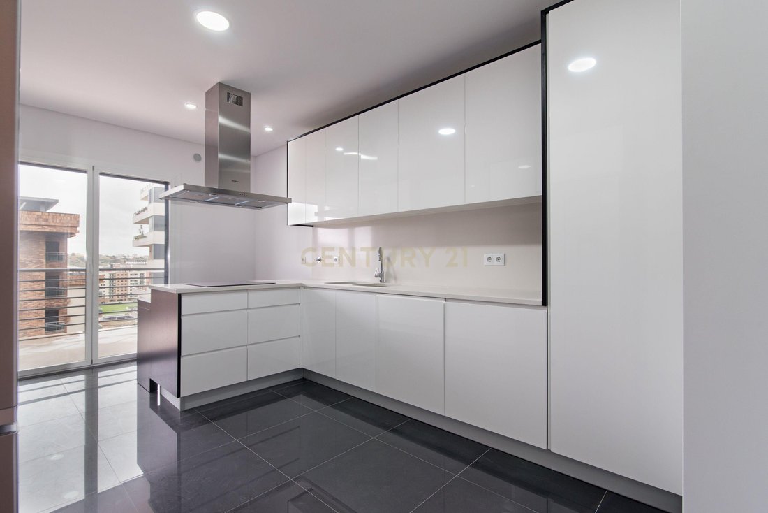 Apartment in Odivelas, Lisbon, Portugal 2 - 14135903