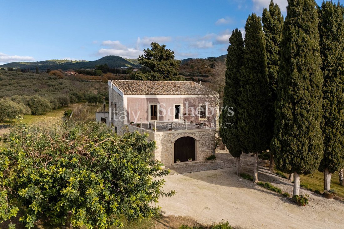 House in Chiaramonte Gulfi, Sicily, Italy 2 - 16962863
