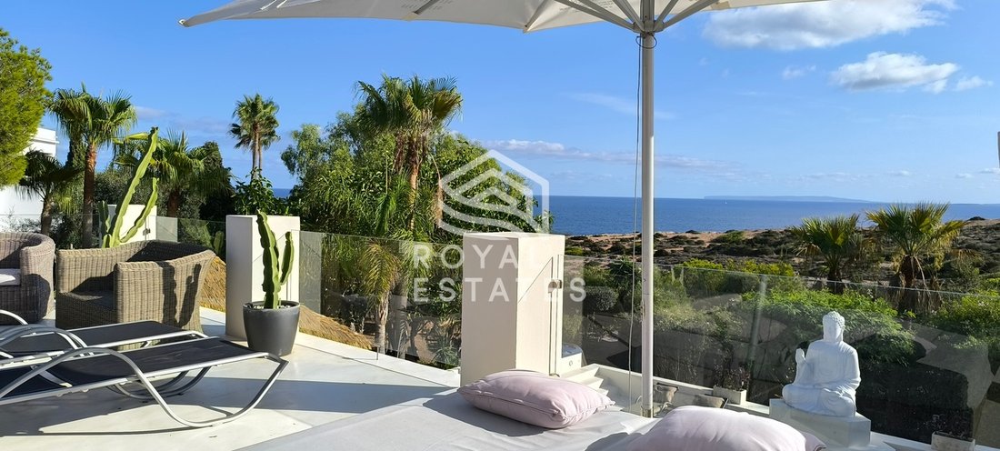 Villa in Cap Martinet, Santa Eularia des Riu, Balearic Islands 2 - 15370693