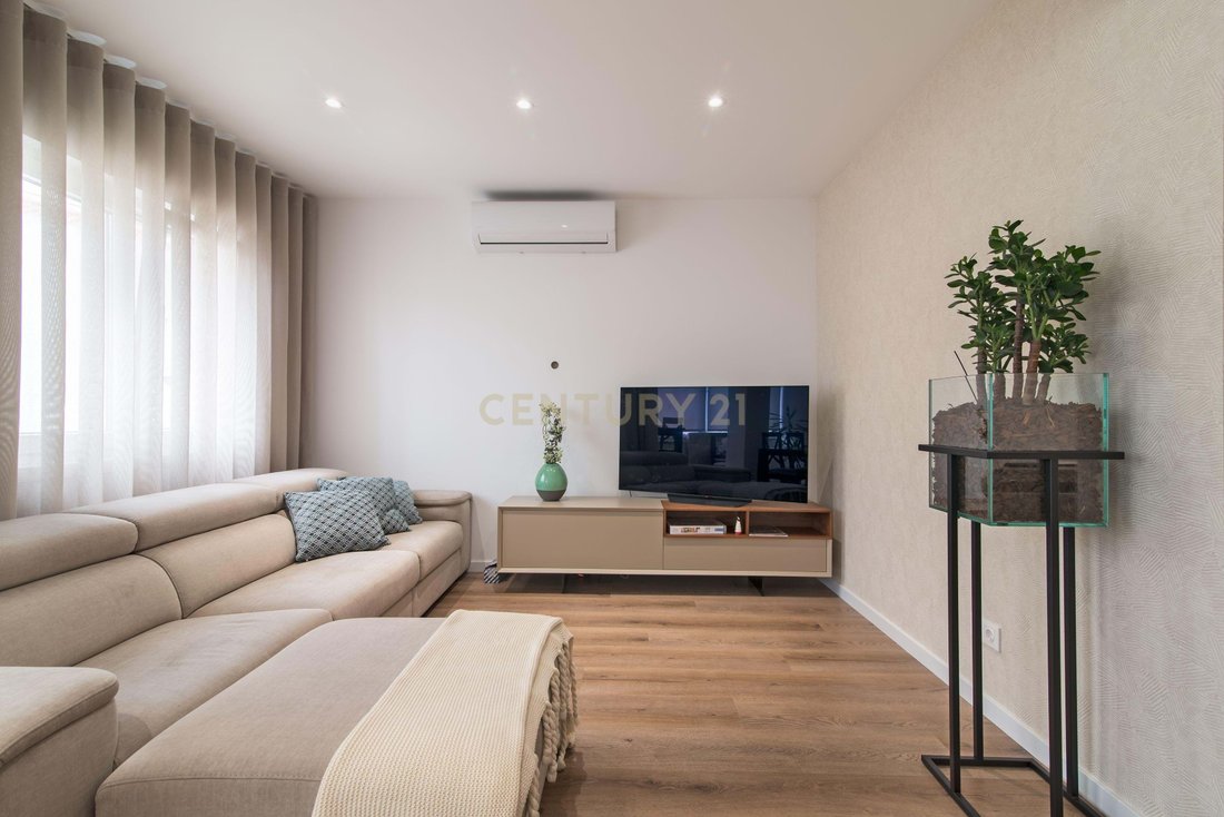 Apartment in Avenidas Novas, Lisbon, Portugal 1 - 14795613