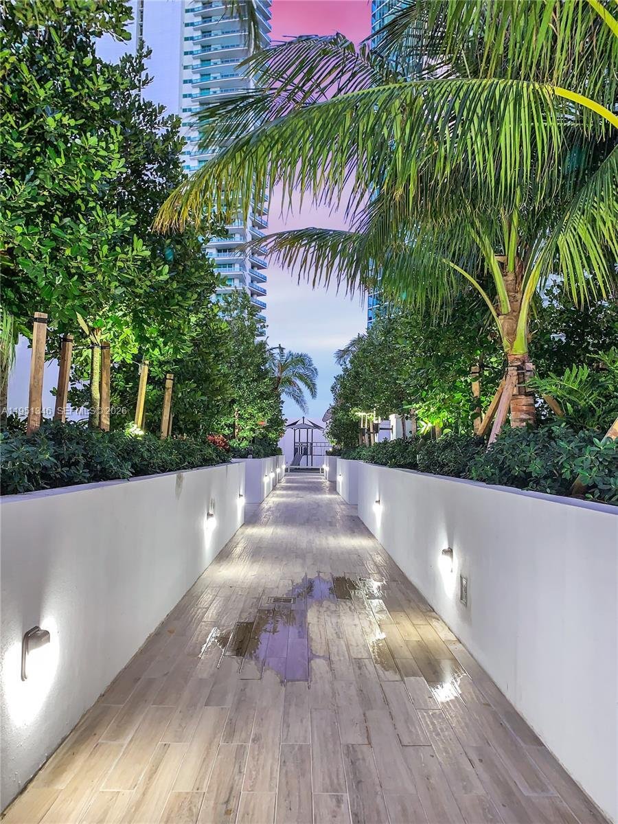 Condo in Miami, Florida, United States 5 - 17005559
