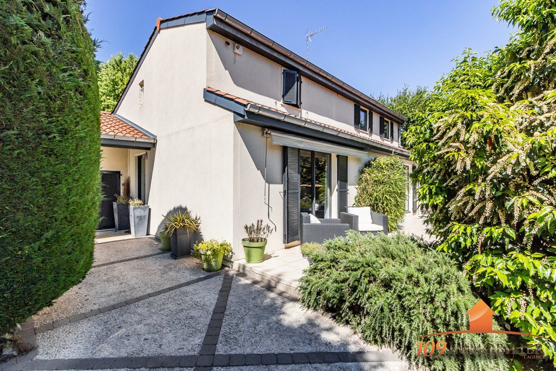 Villa in Limas, Auvergne-Rhone-Alpen, Frankreich 1 - 17003451