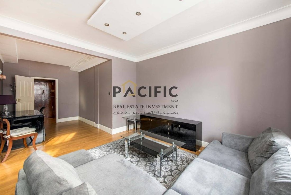 Apartment in United Arab Emirates 2 - 16809330