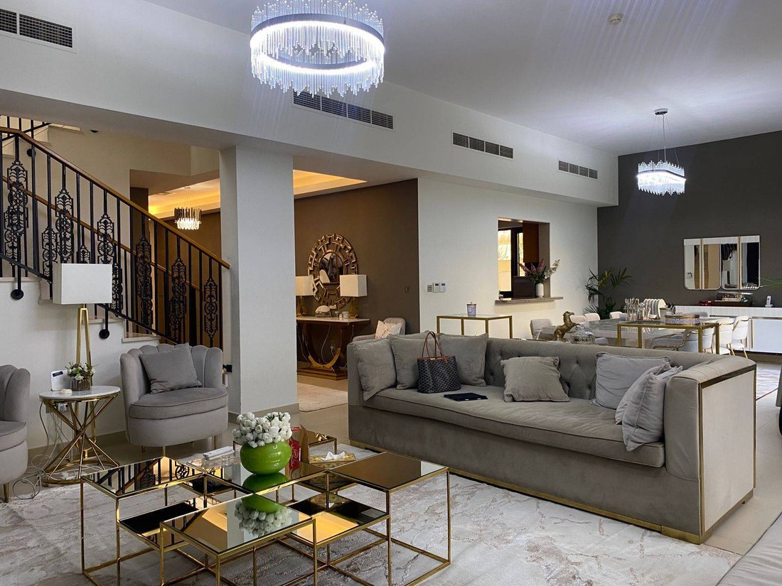 Villa in Nad Al Sheba, Dubai, United Arab Emirates 2 - 16825543