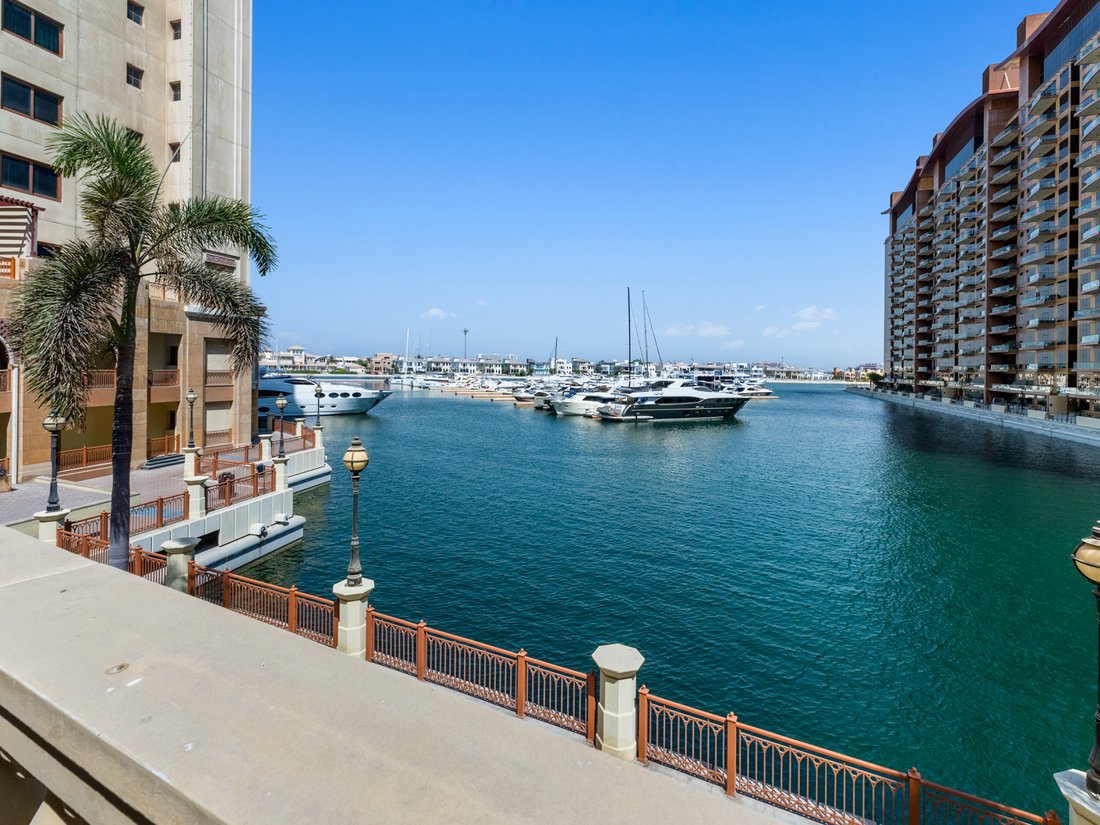 Townhouse in Palm Jumeirah, Dubai, United Arab Emirates 1 - 15044082