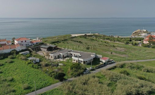 Villa in Silveira, Lisbon, Portugal 1