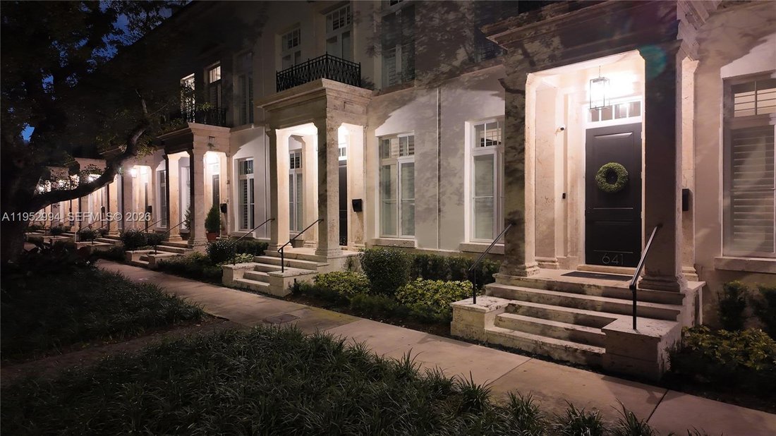 Townhouse in Coral Gables, Florida, United States 3 - 17004478