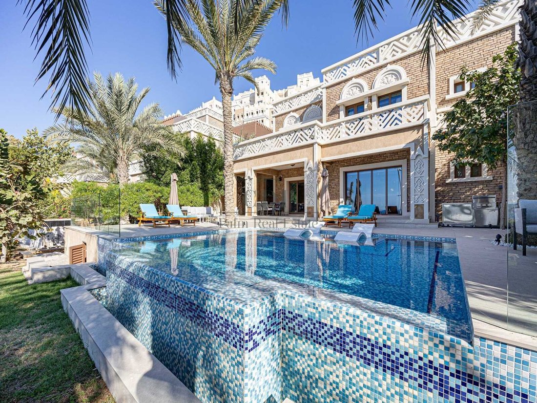 Villa in Palm Jumeirah, Dubai, United Arab Emirates 2 - 15885507
