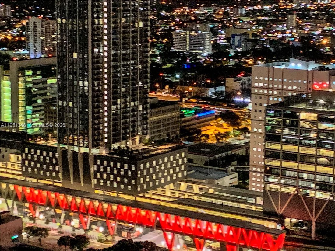Condo in Miami, Florida, United States 4 - 17005559