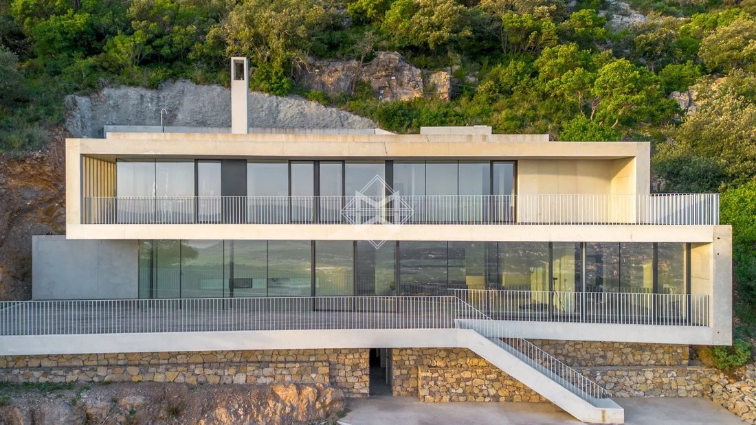Villa in Hyeres, Provence-Alpes-Côte d'Azur, France 3 - 17003578