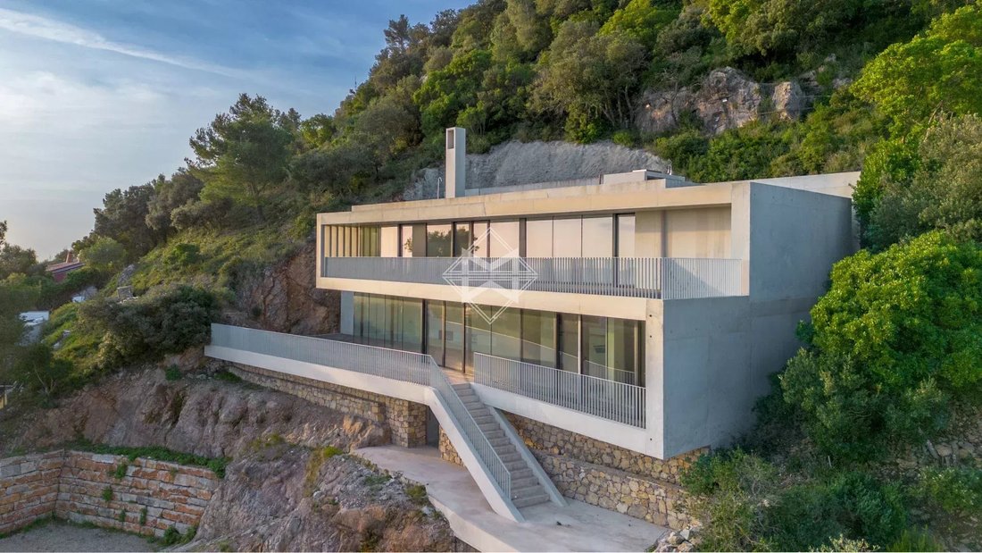 Villa in Hyeres, Provence-Alpes-Côte d'Azur, France 1 - 17003578