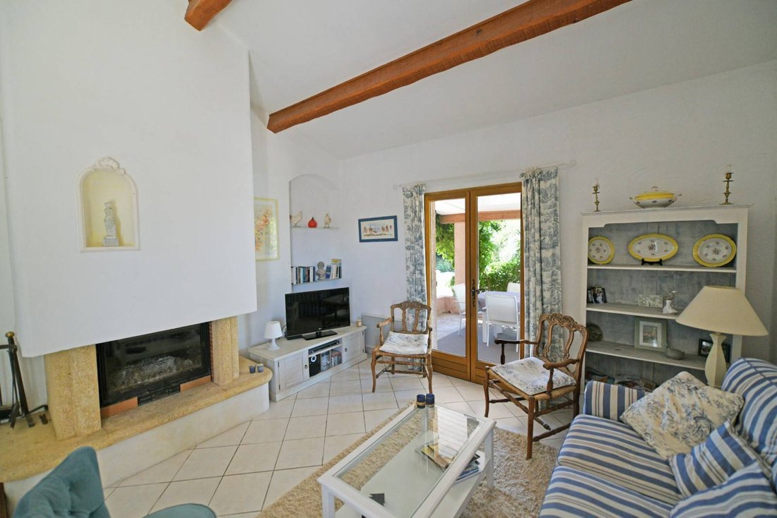 Villa in Nevons-route d'Apt, L'Isle-sur-la-Sorgue, France 3 - 17005059