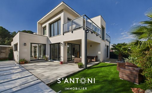 House in Cooperative, Agde, France 1