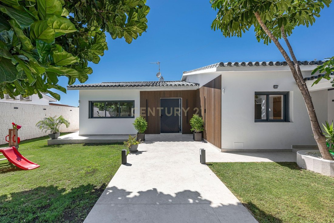 Villa in Atalaya-Isdabe, Estepona, Andalusia 3 - 16154371