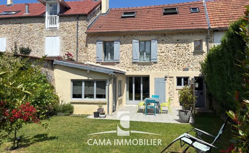 House in Les Loges-en-Josas, Ile-de-France, France 1