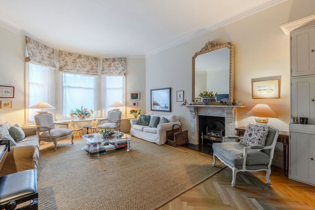 Apartment in Earls Court, Kensington And Chelsea, England 1 - 17007177