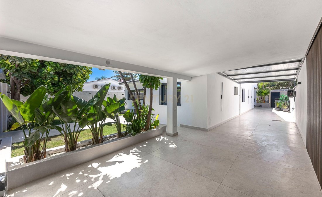 Villa in Atalaya-Isdabe, Estepona, Andalusia 5 - 16154371