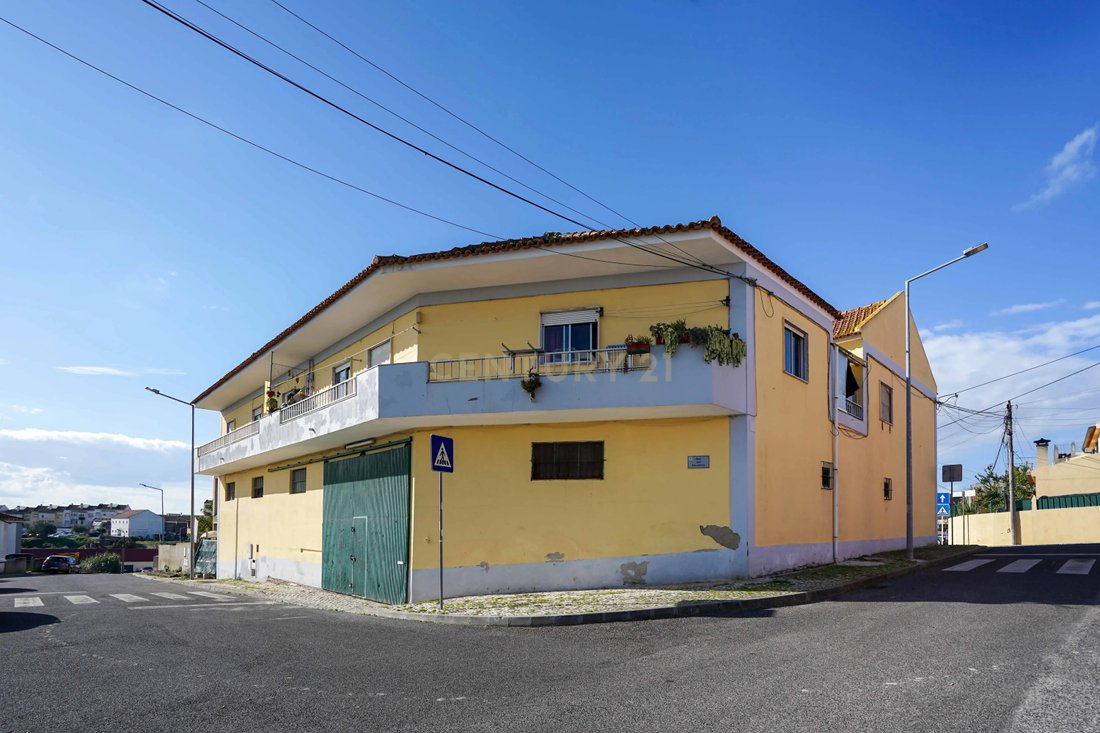 House in Camarate, Unhos e Apelacao, Lisbon, Portugal 1 - 15331859
