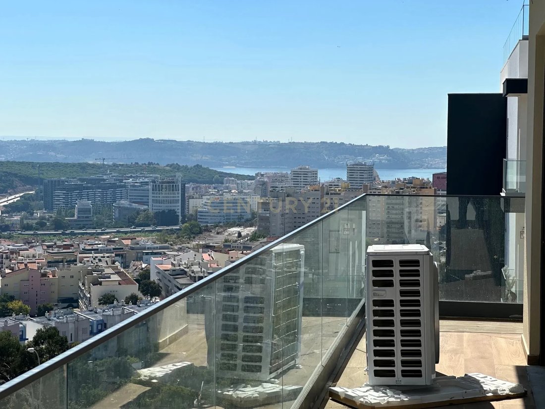 Apartment in Carnaxide e Queijas, Lisbon, Portugal 1 - 16162616