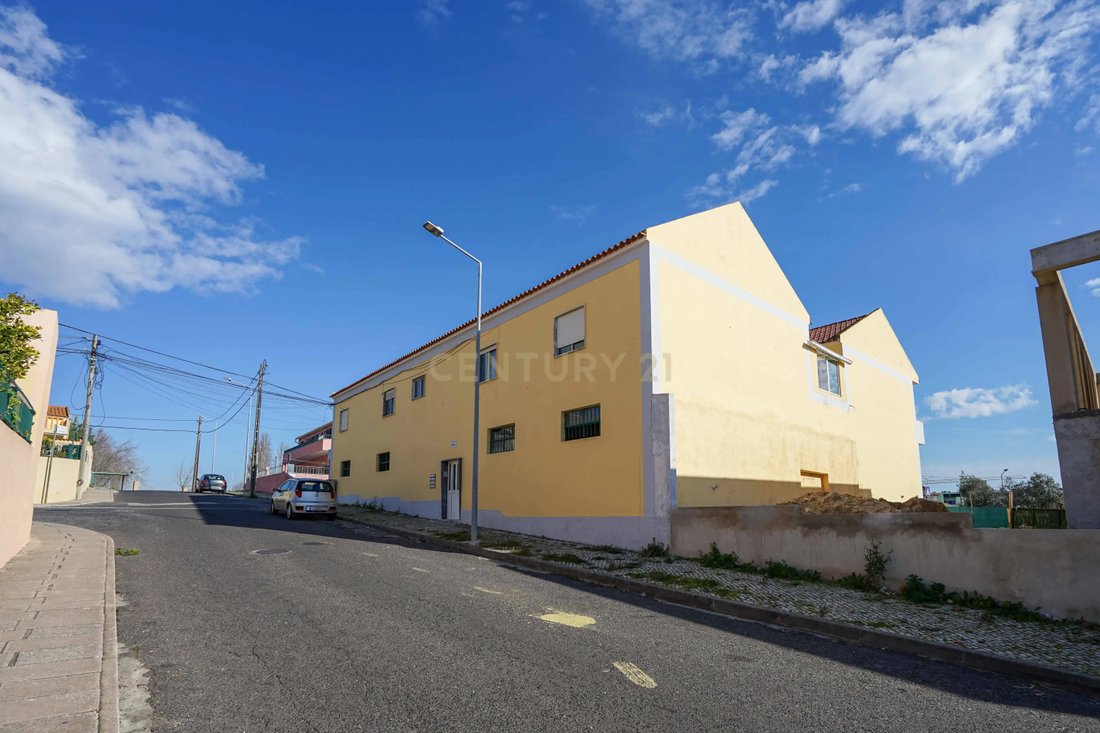 House in Camarate, Unhos e Apelacao, Lisbon, Portugal 2 - 15331859