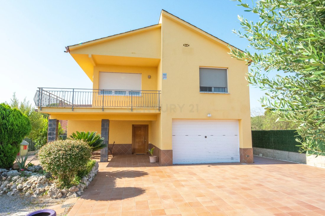 Villa in Santa Eulalia de Roncana, Catalonia, Spain 3 - 14642790