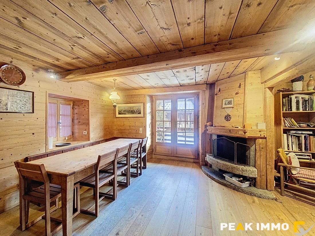 Chalet in Chamonix-Mont-Blanc, Auvergne-Rhône-Alpes, France 2 - 17007014