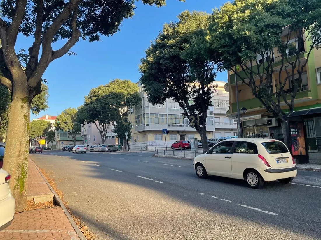 Land in Falagueira-Venda Nova, Lisbon, Portugal 5 - 14783174