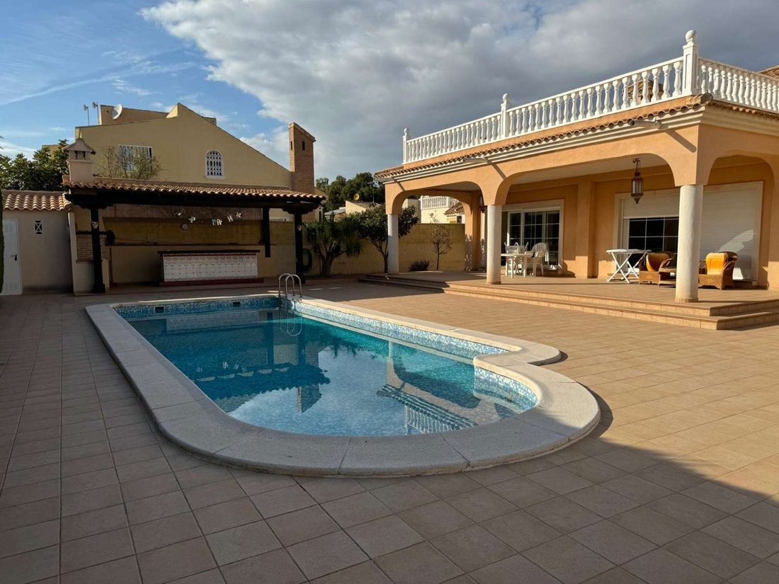 Villa in Orihuela, Valencian Community, Spain 1 - 17007097
