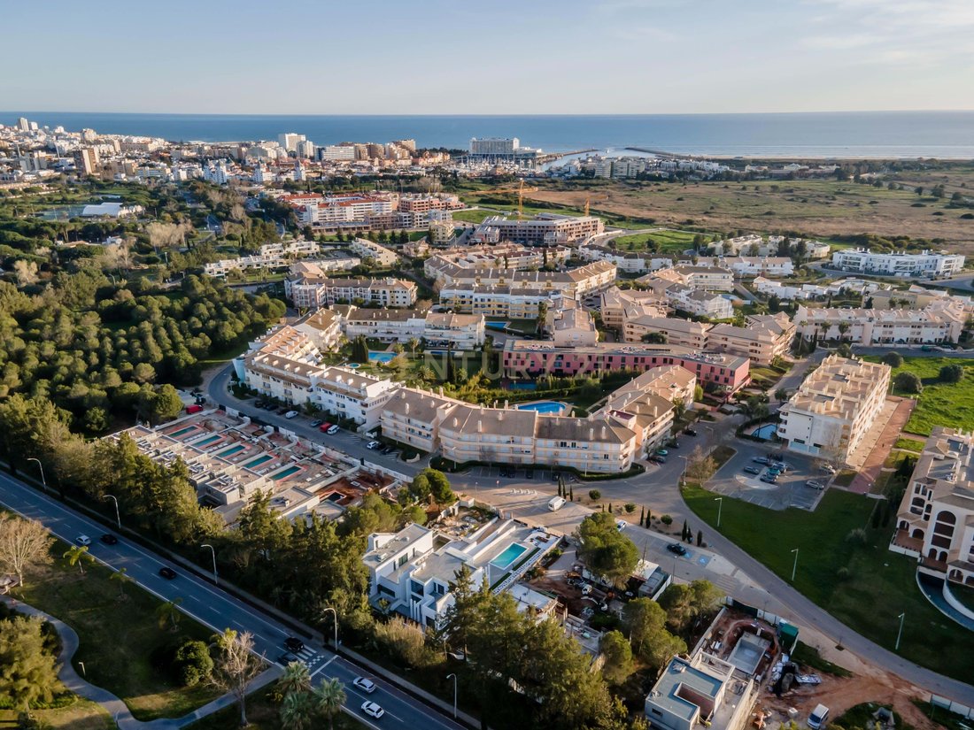 Villa in Vilamoura, Quarteira, Algarve 1 - 15882911