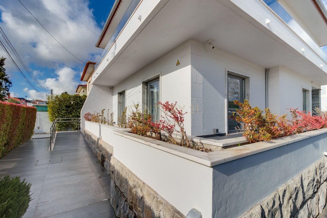 Villa in Linda-a-Velha, Lisbon, Portugal 2 - 15465525