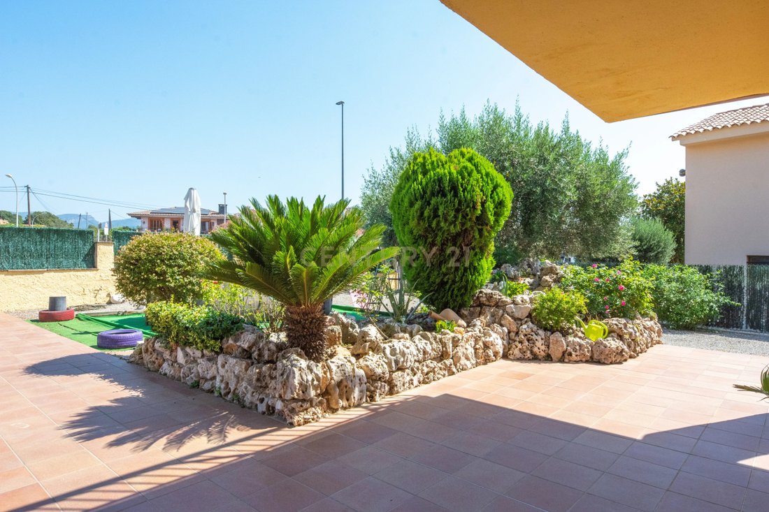 Villa in Santa Eulalia de Roncana, Catalonia, Spain 1 - 14642790