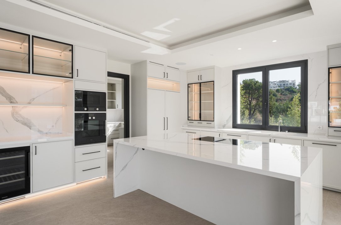 Villa in Cancelada, Estepona, Andalusia 3 - 17007433