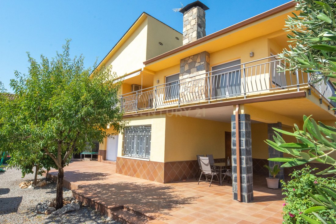 Villa in Santa Eulalia de Roncana, Catalonia, Spain 2 - 14642790