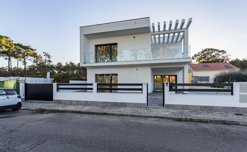 Villa in Aroeira, Charneca de Caparica e Sobreda, Portugal 1