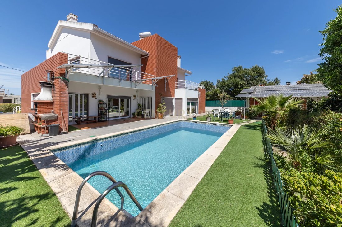 Villa in Amora, Setubal, Portugal 1 - 16139841