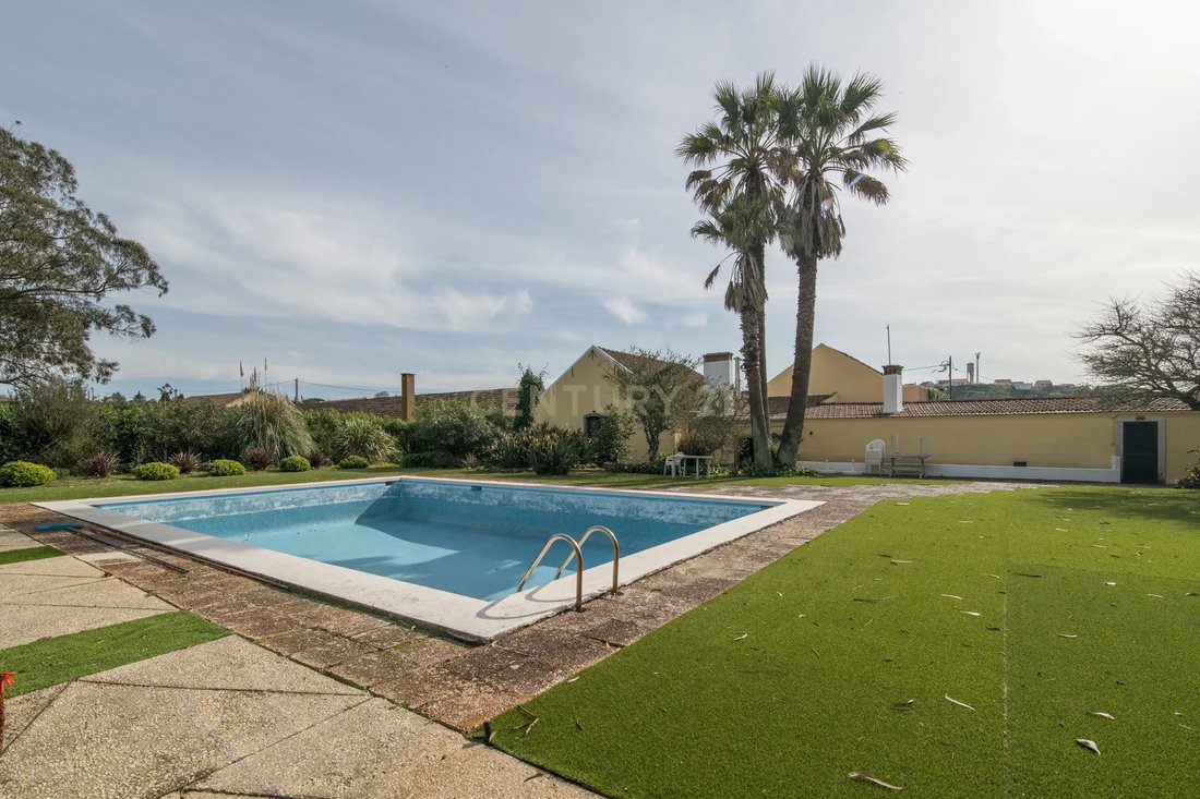Farm Ranch in Ramada e Canecas, Lisbon, Portugal 2 - 15428213