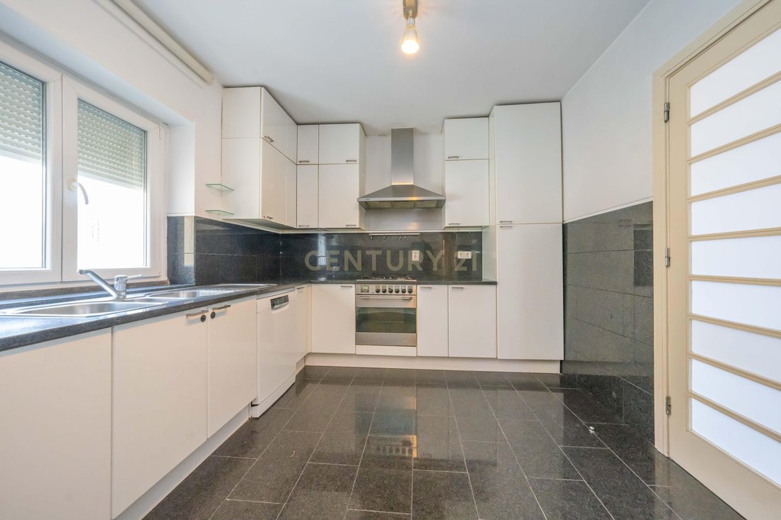 Apartment in Santo Antonio, Lisbon, Portugal 3 - 15415801