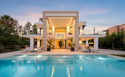 Villa in Golden Mile, Andalusia, Spain 1