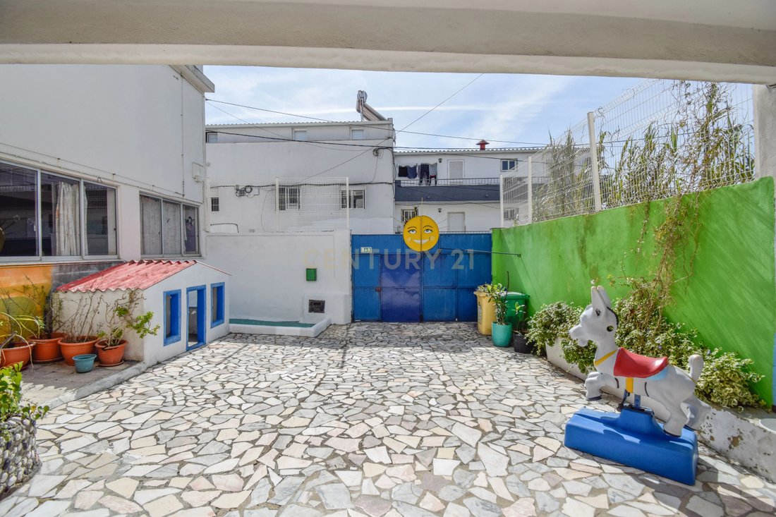 House in Camarate, Unhos e Apelacao, Lisbon, Portugal 2 - 15566778