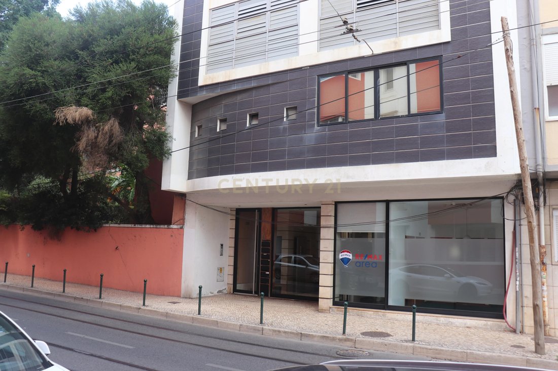 Alges, Lisbon, Portugal 1 - 15975067