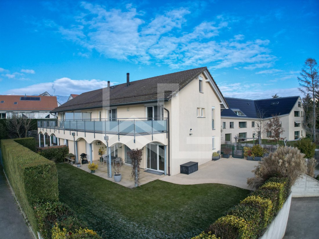 Moderne Villa In Einer Ruhigen Gegend