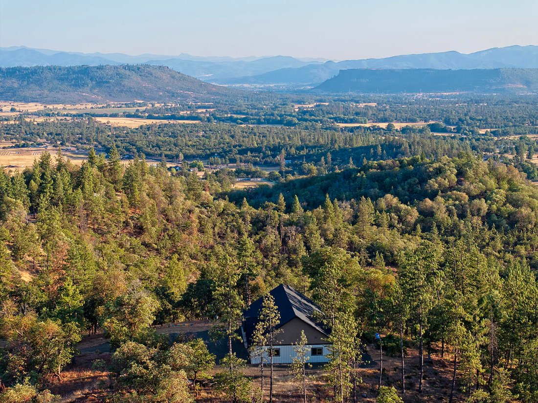 House in White City, Oregon, United States 5 - 17007050