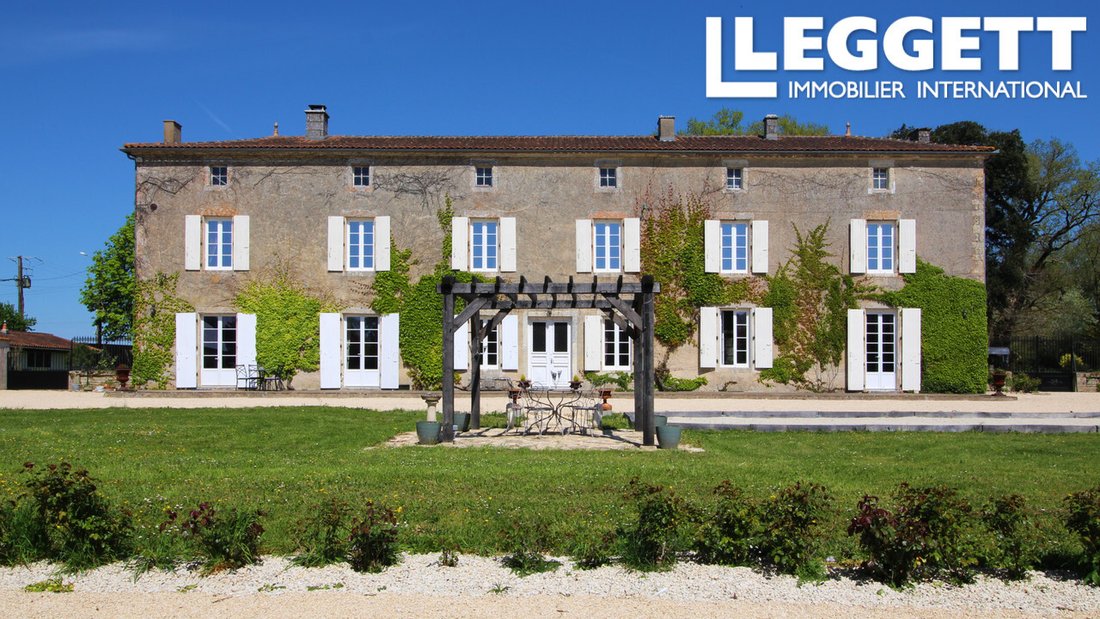 House in Saint-Fraigne, Nouvelle-Aquitaine, France 1 - 15487234