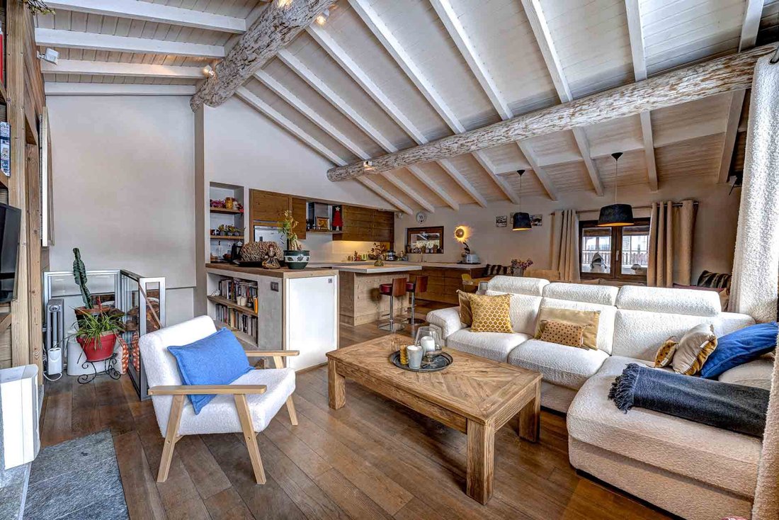 Chalet in Val-d'Isere, Auvergne-Rhône-Alpes, France 4 - 17008503
