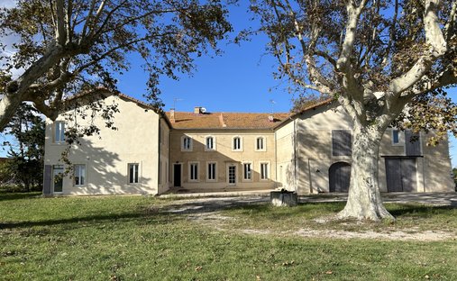 Castle in Arles, Provence-Alpes-Côte d'Azur, France 1